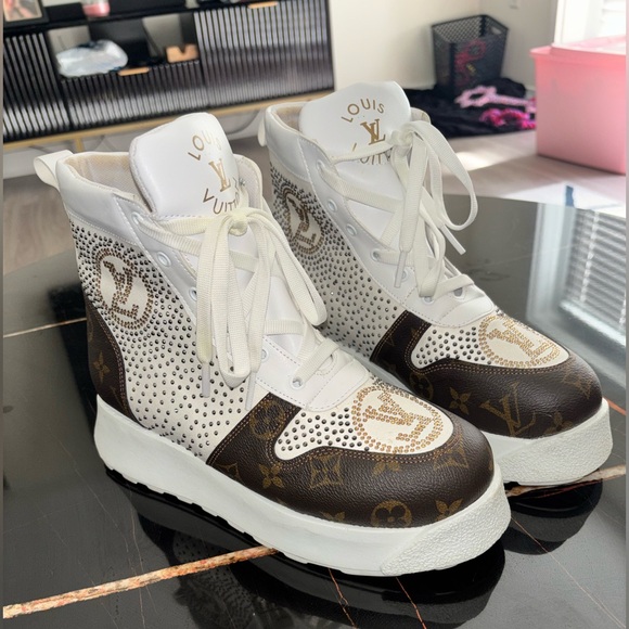 Louis Vuitton Women's White and Brown Patterned Sneakers - Picture 1 of 4